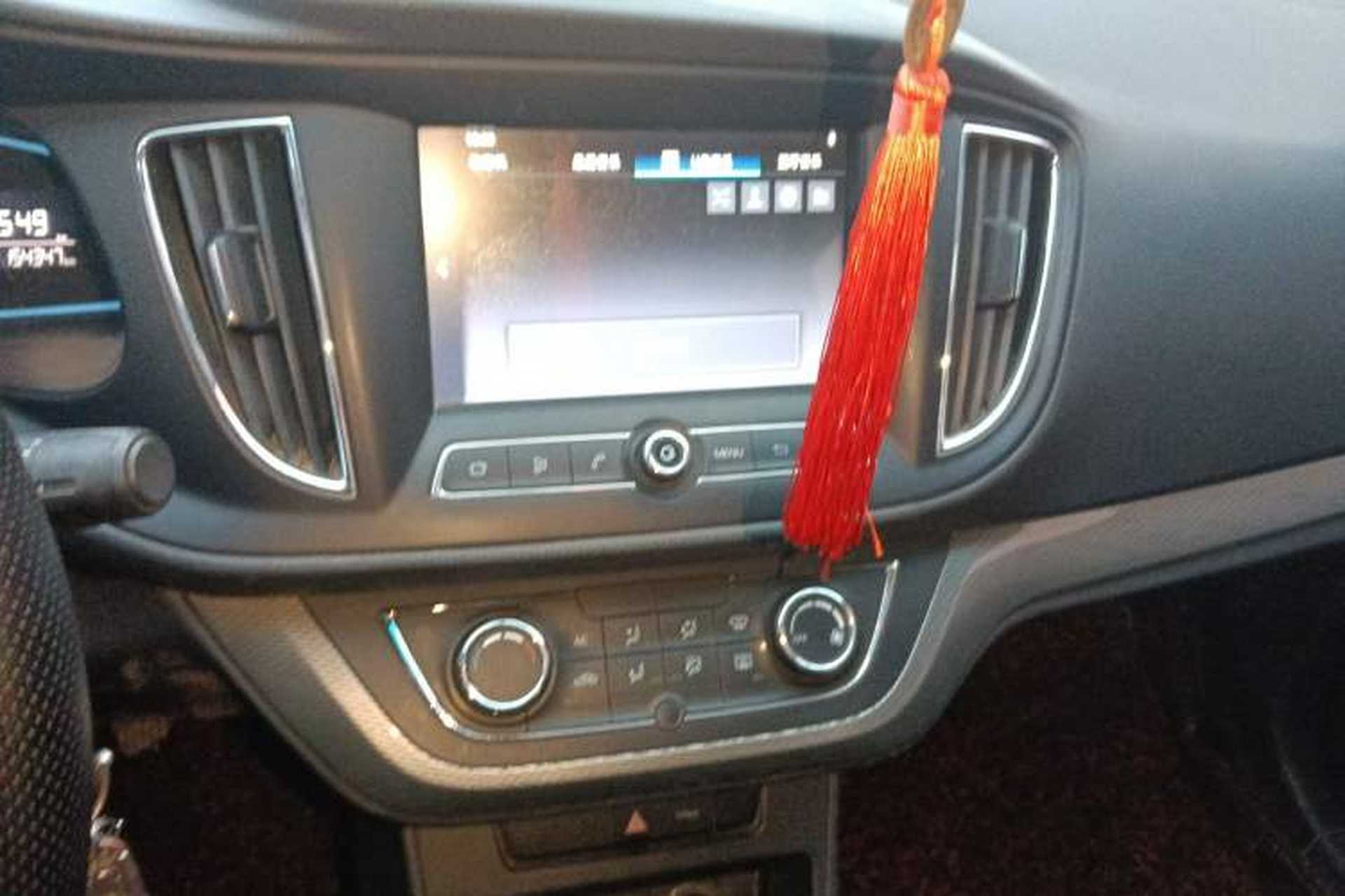Used Roewe 360 2015 1.5L Manual Luxury Edition Audio And AC Panel