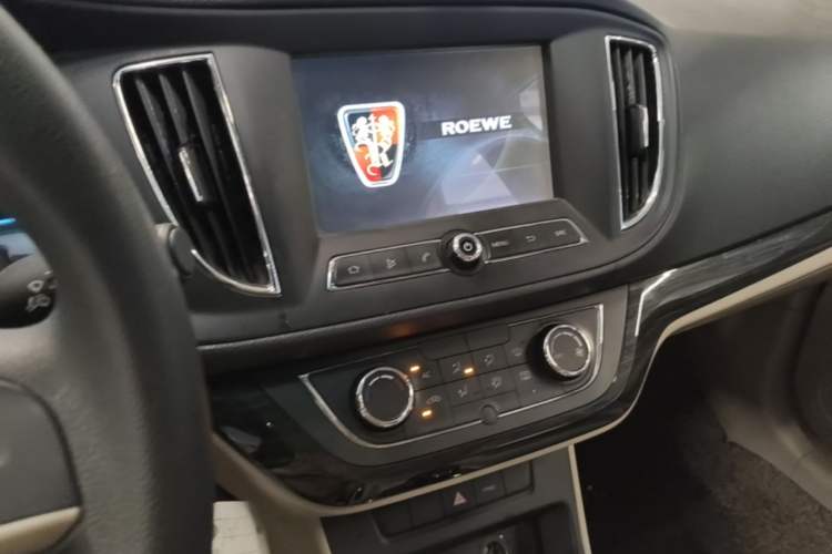 Used Roewe 360 2015 1.5L Automatic Luxury Edition Audio And AC Panel