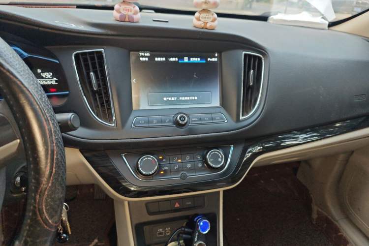 Used Roewe 360 2015 1.5L Automatic Luxury Edition Audio And AC Panel