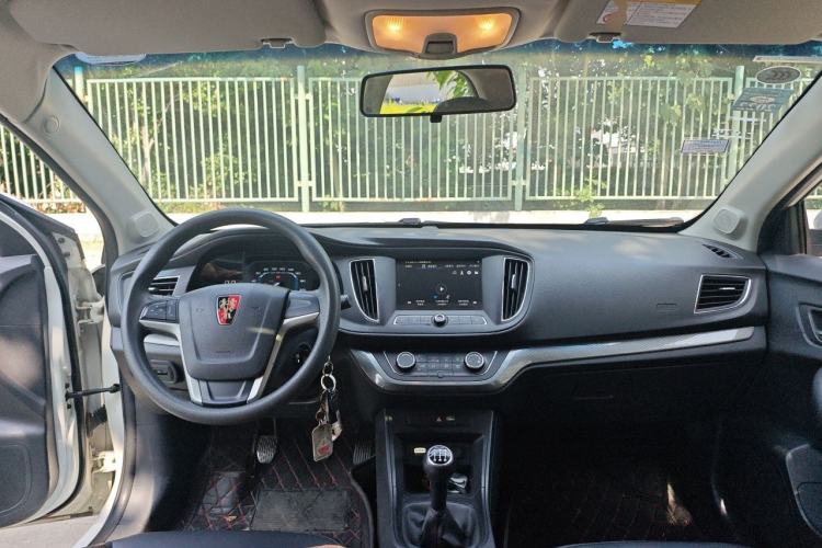 Used Roewe 360 2015 1.5L Manual Luxury Edition Center Console