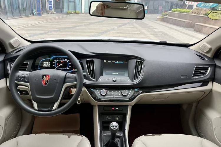 Used Roewe 360 2015 1.5L Manual Luxury Edition Center Console
