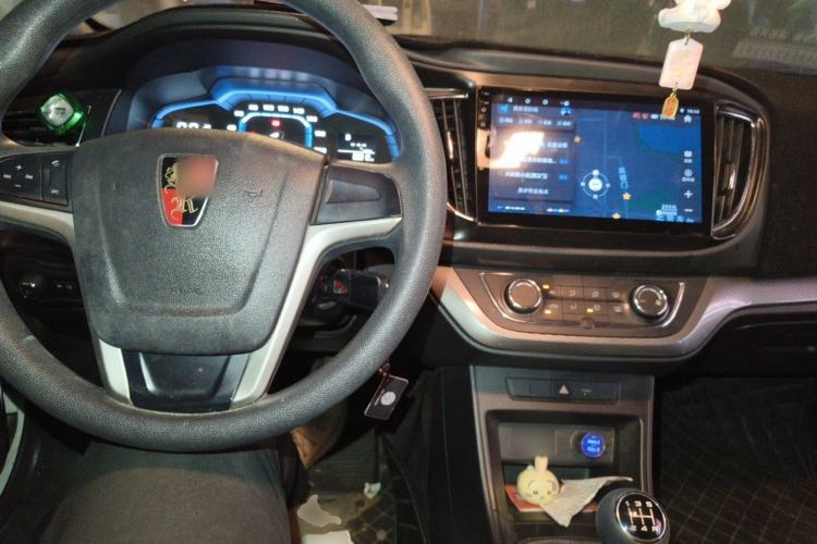 Used Roewe 360 2015 1.5L Manual Luxury Edition Center Console
