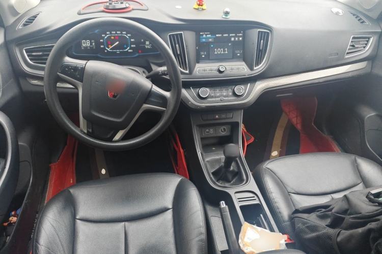 Used Roewe 360 2015 1.5L Manual Luxury Edition Center Console