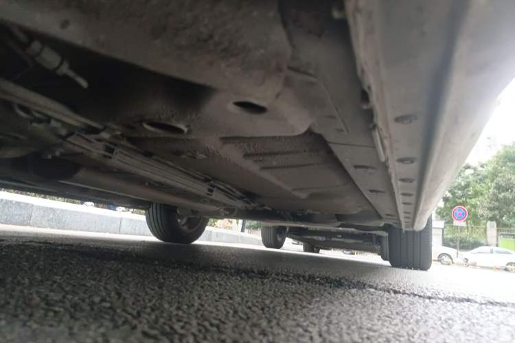 Used Roewe 360 2015 20T TST Deluxe Edition Chassis Front Left