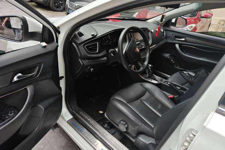 Used Roewe 360 2015 1.5L Automatic Luxury Edition Driver Seat