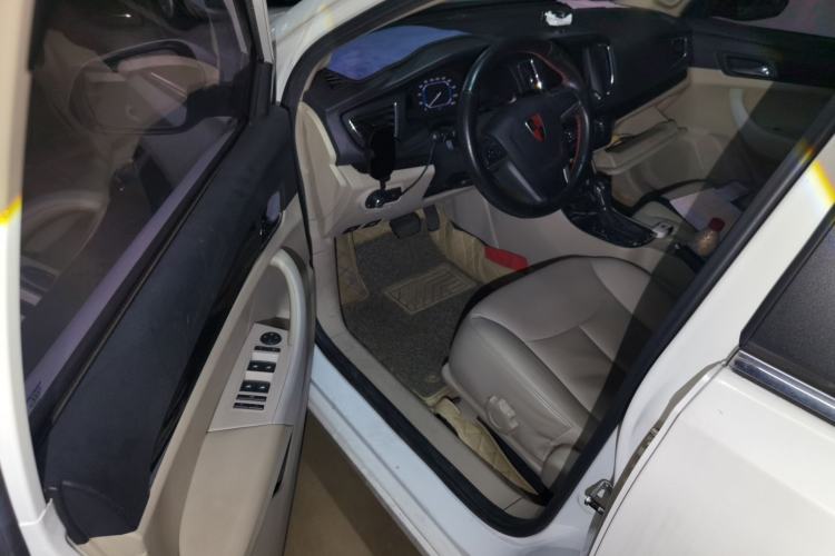 Used Roewe 360 2015 20T TST Deluxe Edition Driver Seat