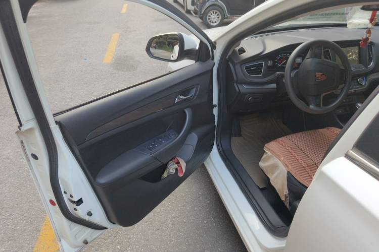 Used Roewe 360 2015 1.5L Automatic Luxury Edition Driver Seat