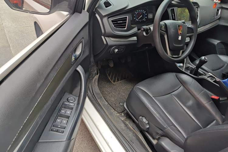 Used Roewe 360 2015 1.5L Manual Luxury Edition Driver Seat