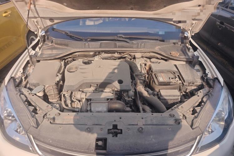 Used Roewe 360 2015 20T TST Deluxe Edition Engine Bay