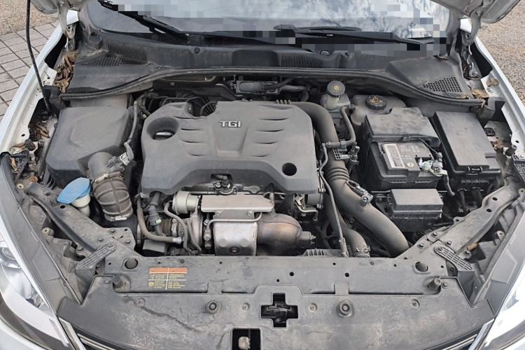 Used Roewe 360 2015 20T TST Deluxe Edition Engine Bay