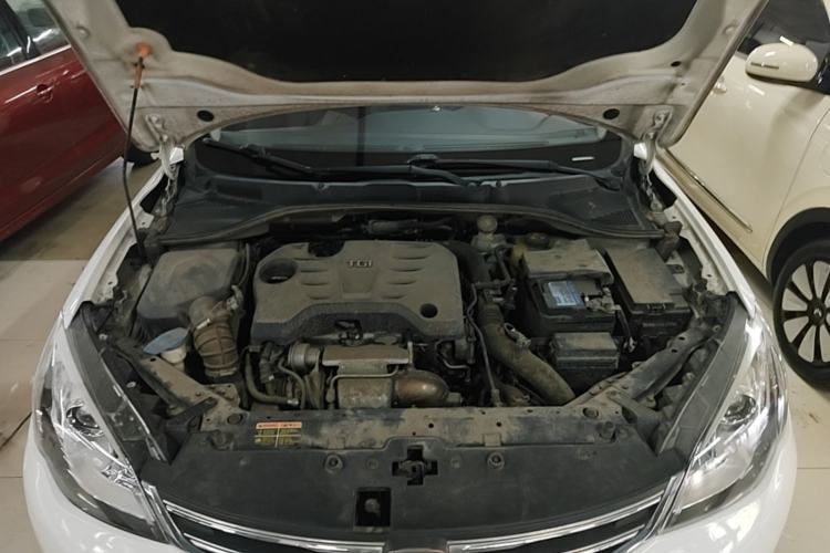 Used Roewe 360 2015 20T TST Deluxe Edition Engine Bay
