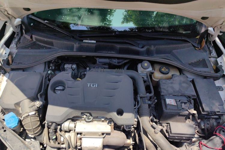 Used Roewe 360 2015 20T TST Deluxe Edition Engine Bay