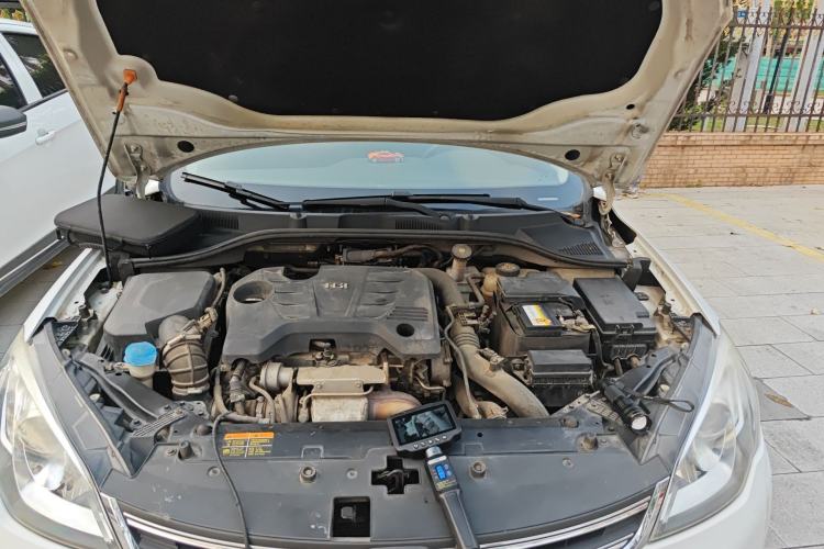 Used Roewe 360 2015 20T TST Deluxe Edition Engine Bay