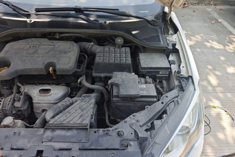 Used Roewe 360 2015 1.5L Manual Luxury Edition Engine Bay Left
