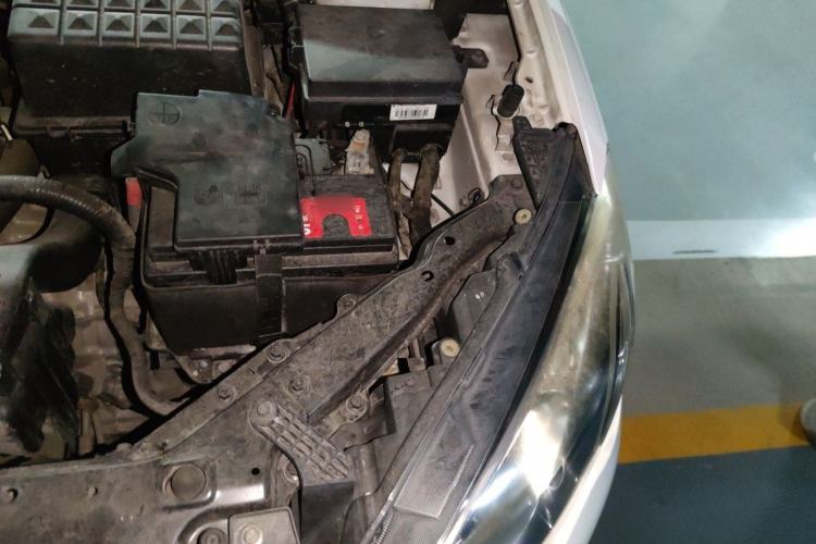 Used Roewe 360 2015 1.5L Automatic Luxury Edition Engine Bay Left