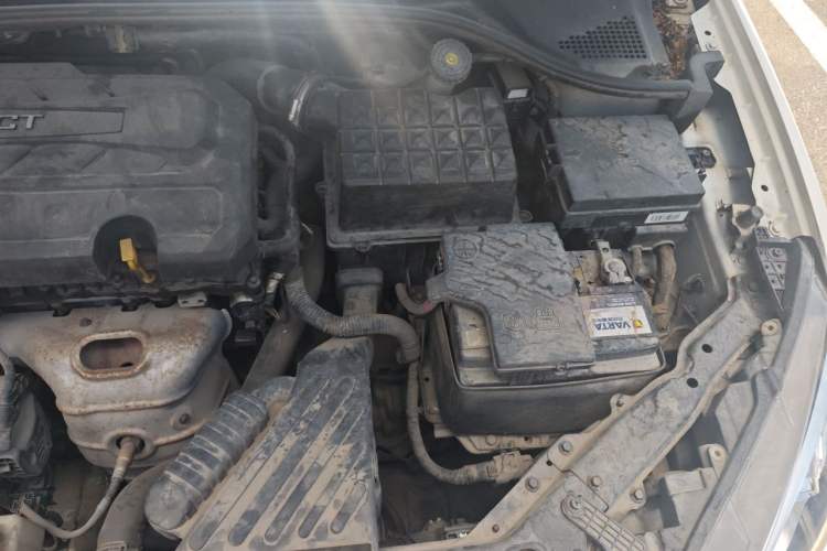 Used Roewe 360 2015 1.5L Automatic Luxury Edition Engine Bay Left