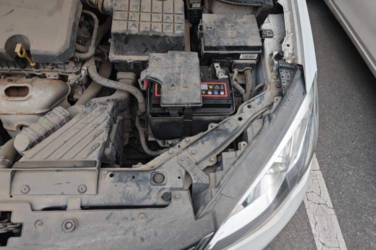 Used Roewe 360 2015 1.5L Automatic Luxury Edition Engine Bay Left