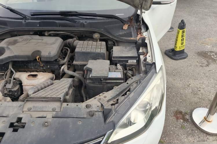 Used Roewe 360 2015 1.5L Automatic Luxury Edition Engine Bay Left