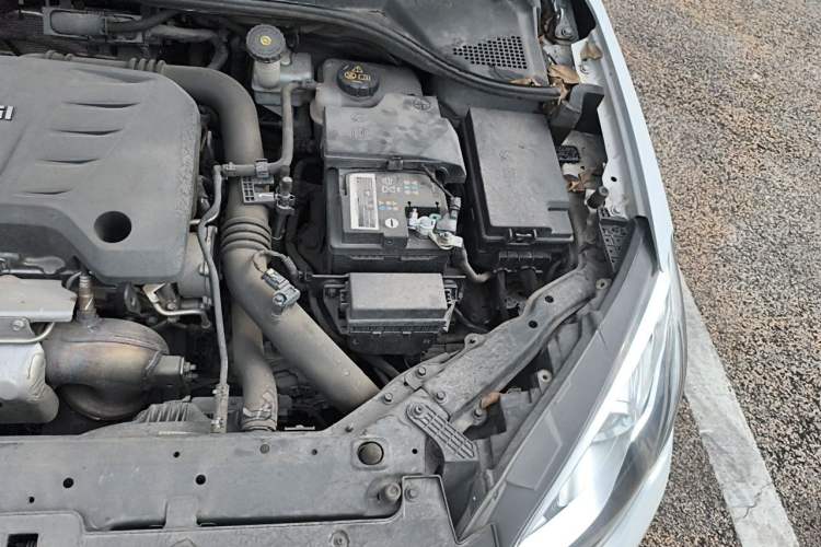 Used Roewe 360 2015 20T TST Deluxe Edition Engine Bay Left
