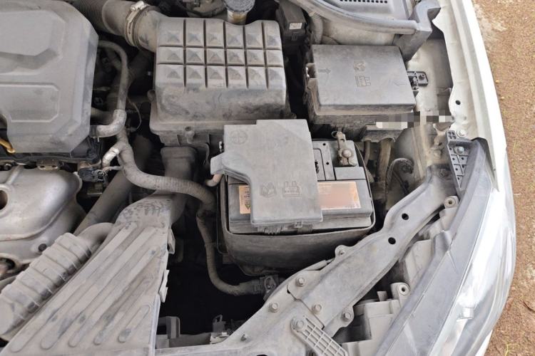 Used Roewe 360 2015 1.5L Automatic Luxury Edition Engine Bay Left