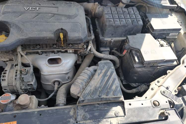 Used Roewe 360 2015 1.5L Manual Luxury Edition Engine Bay Left