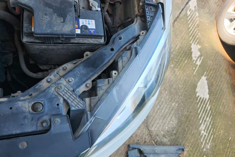 Used Roewe 360 2015 1.5L Automatic Luxury Edition Engine Bay Left