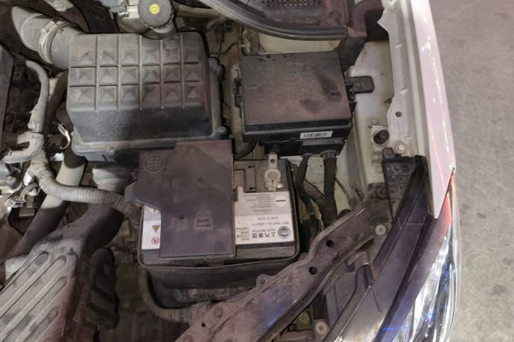 Used Roewe 360 2015 1.5L Manual Luxury Edition Engine Bay Left