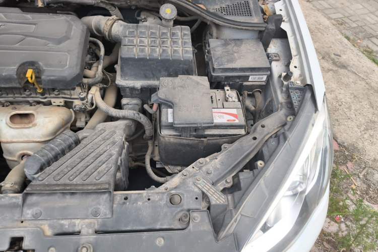 Used Roewe 360 2015 1.5L Manual Luxury Edition Engine Bay Left