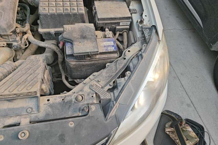 Used Roewe 360 2015 1.5L Manual Luxury Edition Engine Bay Left