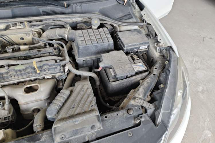 Used Roewe 360 2015 1.5L Automatic Luxury Edition Engine Bay Left