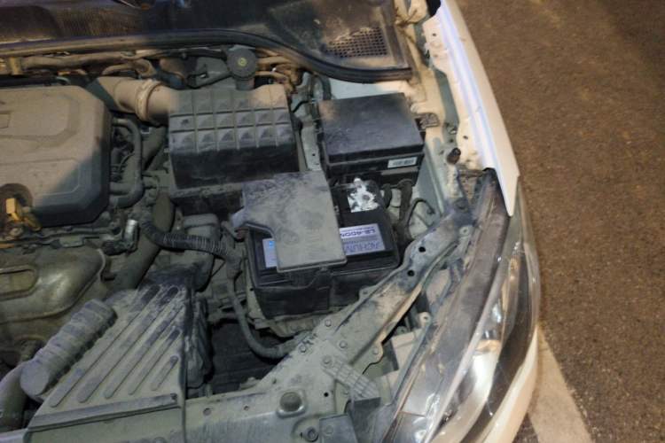 Used Roewe 360 2015 1.5L Manual Luxury Edition Engine Bay Left