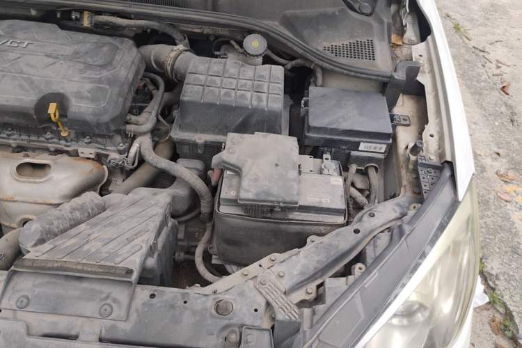 Used Roewe 360 2015 1.5L Manual Luxury Edition Engine Bay Left