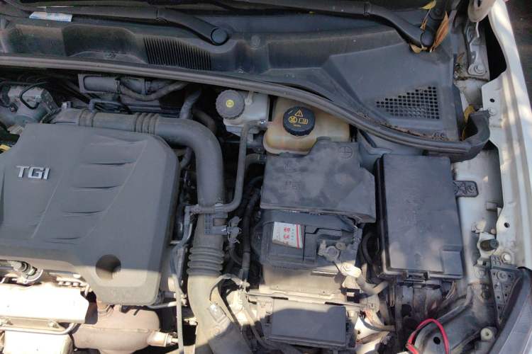 Used Roewe 360 2015 20T TST Deluxe Edition Engine Bay Left