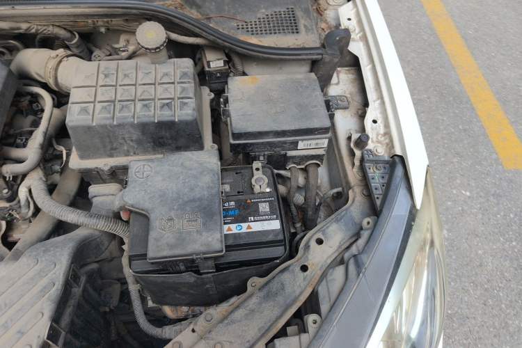Used Roewe 360 2015 1.5L Automatic Luxury Edition Engine Bay Left