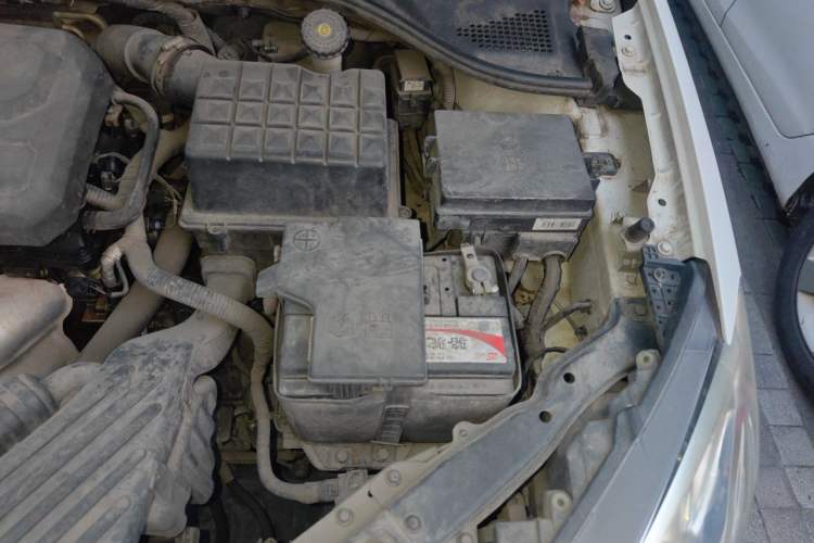 Used Roewe 360 2015 1.5L Automatic Luxury Edition Engine Bay Left