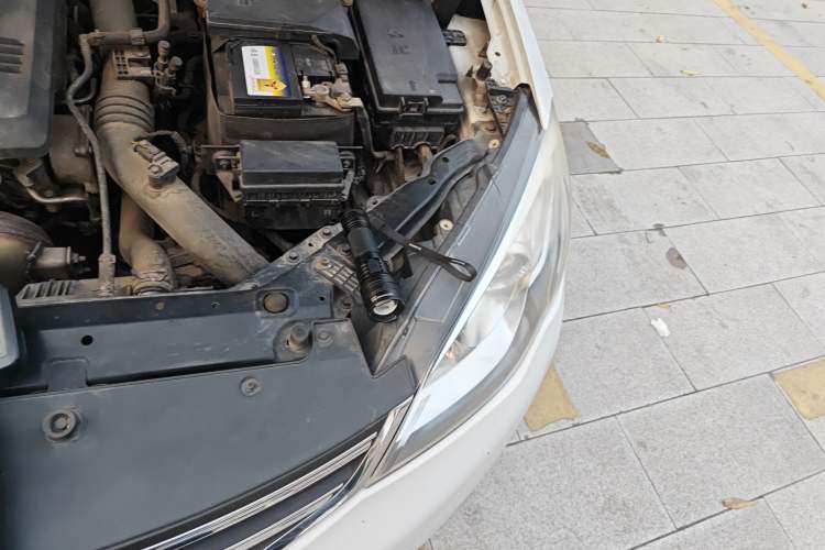Used Roewe 360 2015 20T TST Deluxe Edition Engine Bay Left