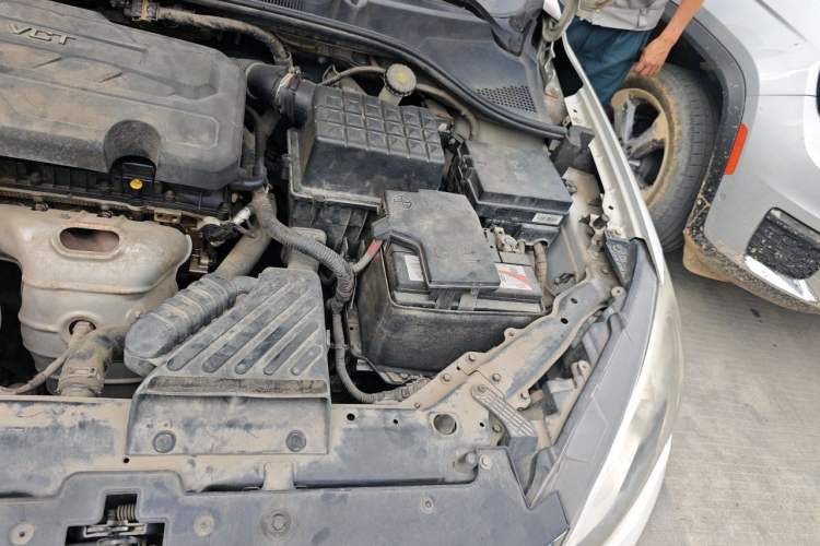 Used Roewe 360 2015 1.5L Automatic Luxury Edition Engine Bay Left