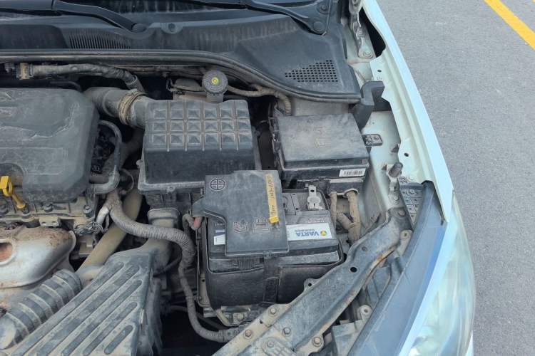Used Roewe 360 2015 1.5L Manual Luxury Edition Engine Bay Left