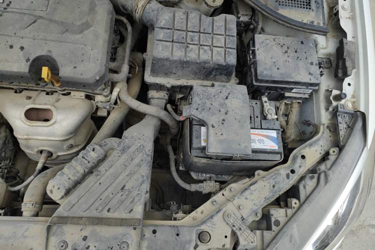 Used Roewe 360 2015 1.5L Automatic Luxury Edition Engine Bay Left