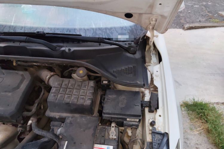 Used Roewe 360 2015 1.5L Automatic Luxury Edition Engine Bay Left