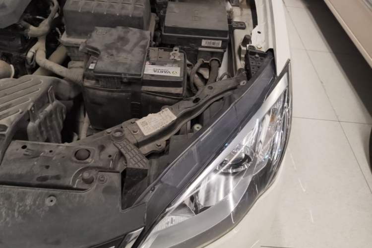 Used Roewe 360 2015 1.5L Automatic Luxury Edition Engine Bay Left