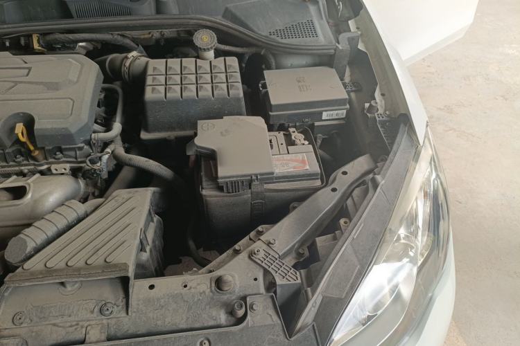 Used Roewe 360 2015 1.5L Manual Luxury Edition Engine Bay Left