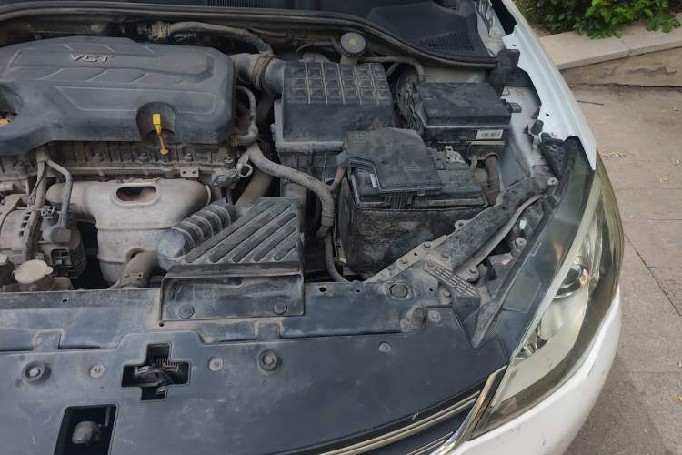 Used Roewe 360 2015 1.5L Manual Luxury Edition Engine Bay Left