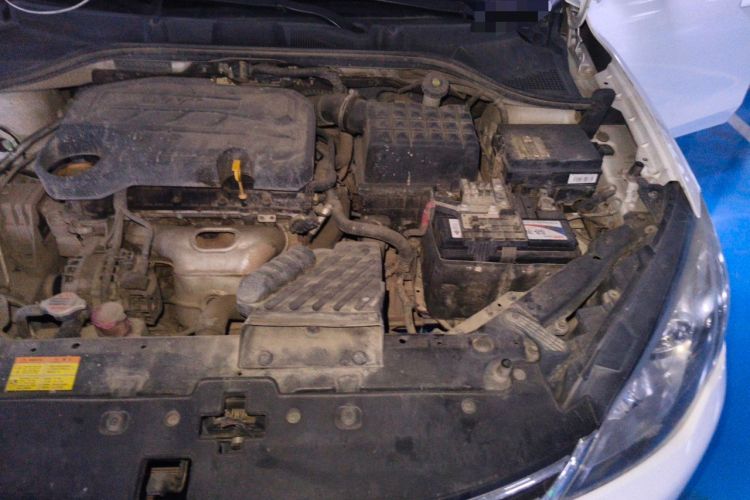 Used Roewe 360 2015 1.5L Manual Luxury Edition Engine Bay Left