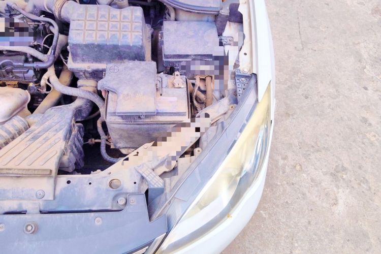 Used Roewe 360 2015 1.5L Manual Luxury Edition Engine Bay Left