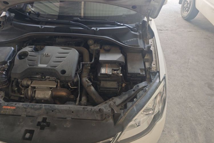 Used Roewe 360 2015 20T TST Deluxe Edition Engine Bay Left