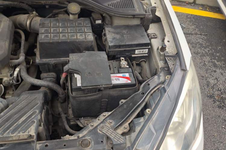 Used Roewe 360 2015 1.5L Automatic Luxury Edition Engine Bay Left