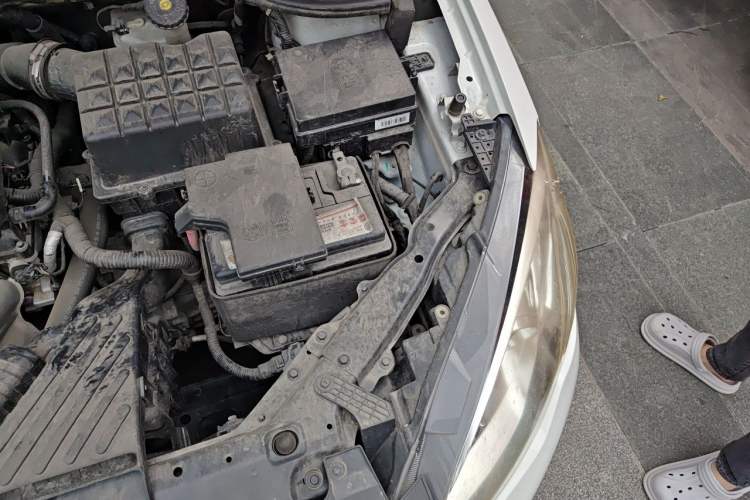 Used Roewe 360 2015 1.5L Manual Luxury Edition Engine Bay Left