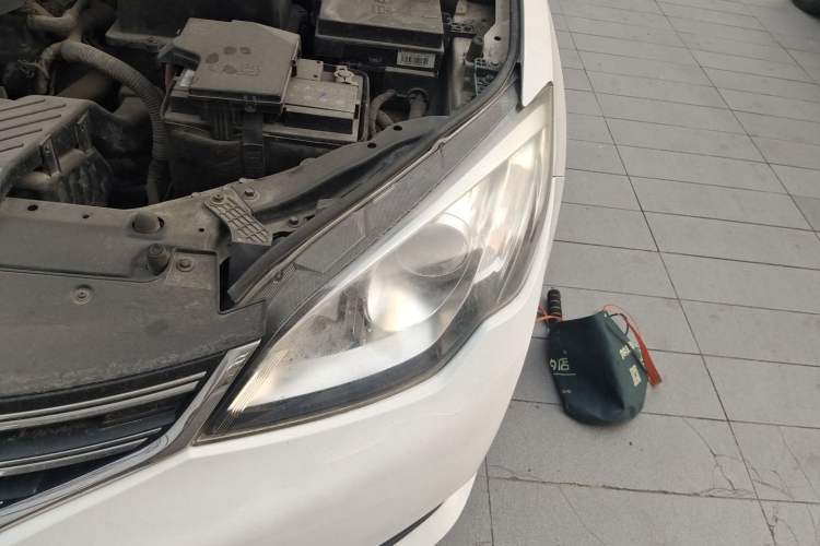 Used Roewe 360 2015 1.5L Manual Luxury Edition Engine Bay Left