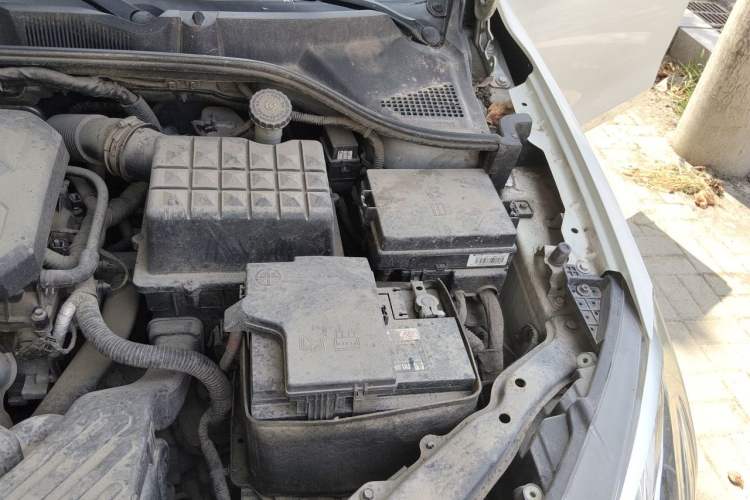 Used Roewe 360 2015 1.5L Automatic Luxury Edition Engine Bay Left